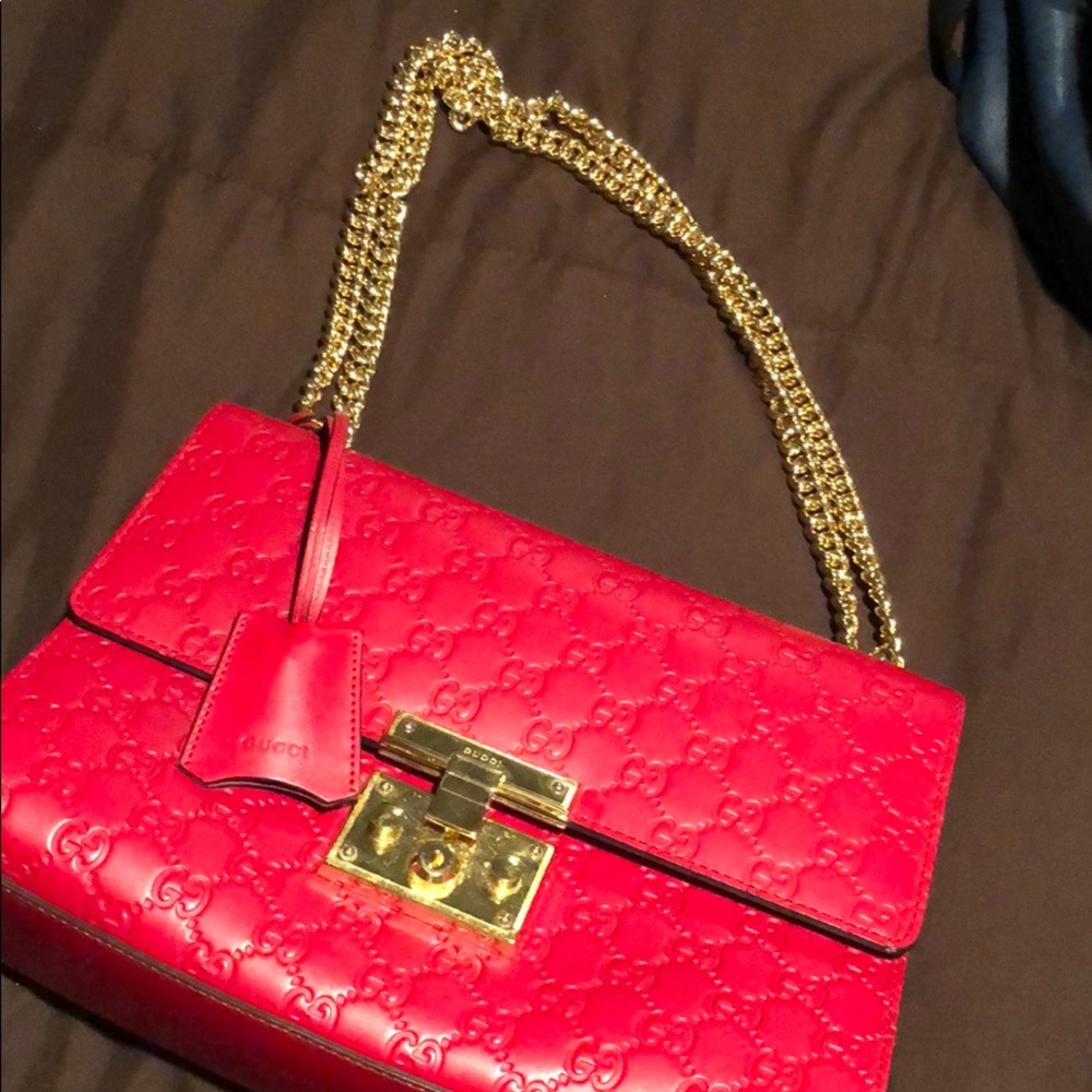 Medium Padlock Signature Leather Shoulder Bag